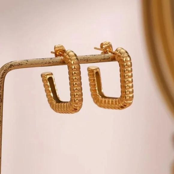 New Geometric 18K Gold Minimalist Hoop Earrings, NICE EARRINGS, CUTE EARRINGS - Picture 5 of 8